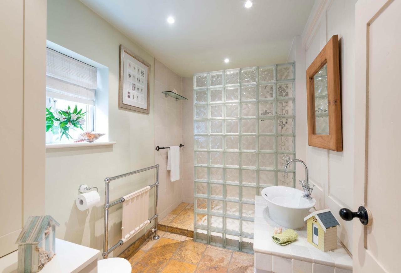 Cobbles House Villa Уитби Екстериор снимка